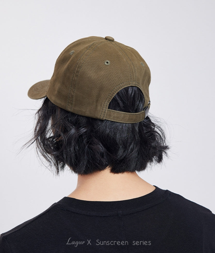 Unisex pure cotton baseball cap.