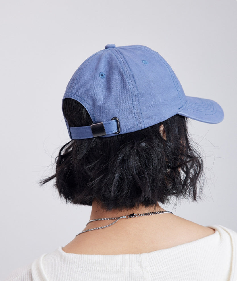 Unisex pure cotton baseball cap.