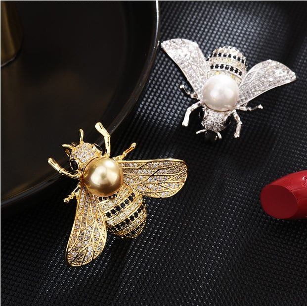 Little bee brooch. - AOA Fashion Accessories