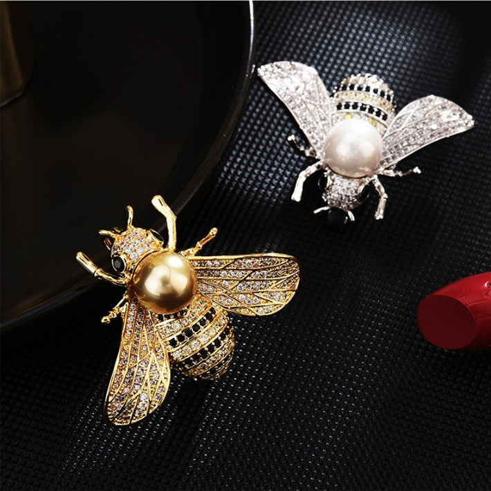 Little bee brooch. - AOA Fashion Accessories