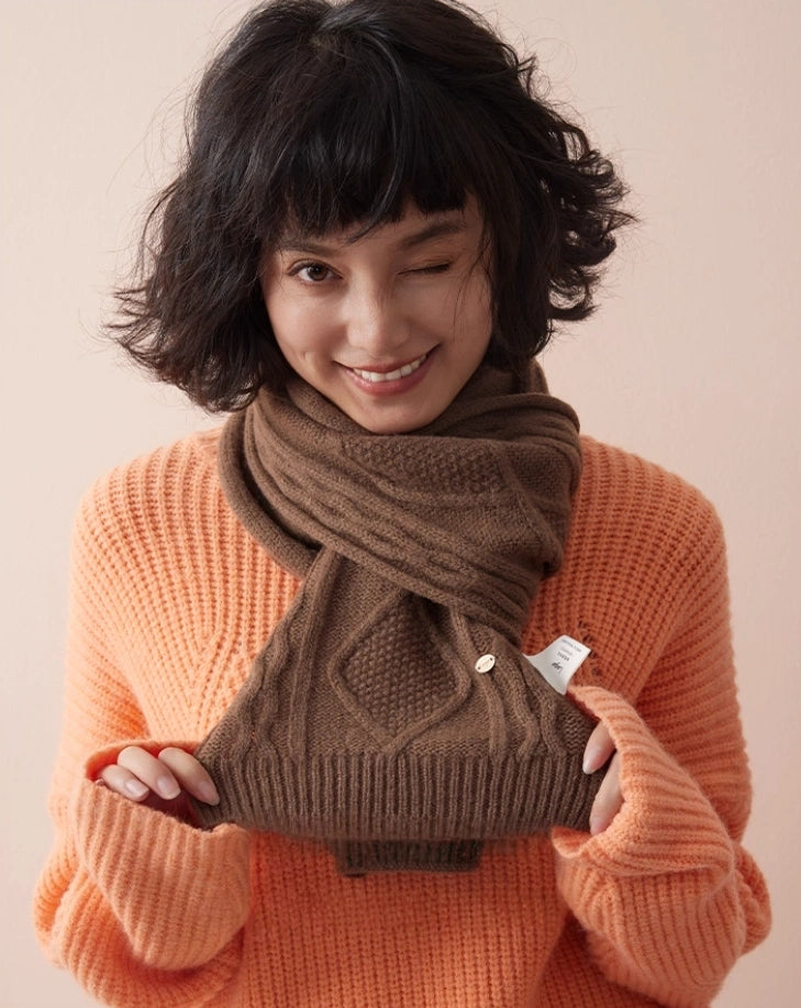 Wool Diamond Cable Knit Scarf – Vintage Texture & Timeless | Multiple Colors